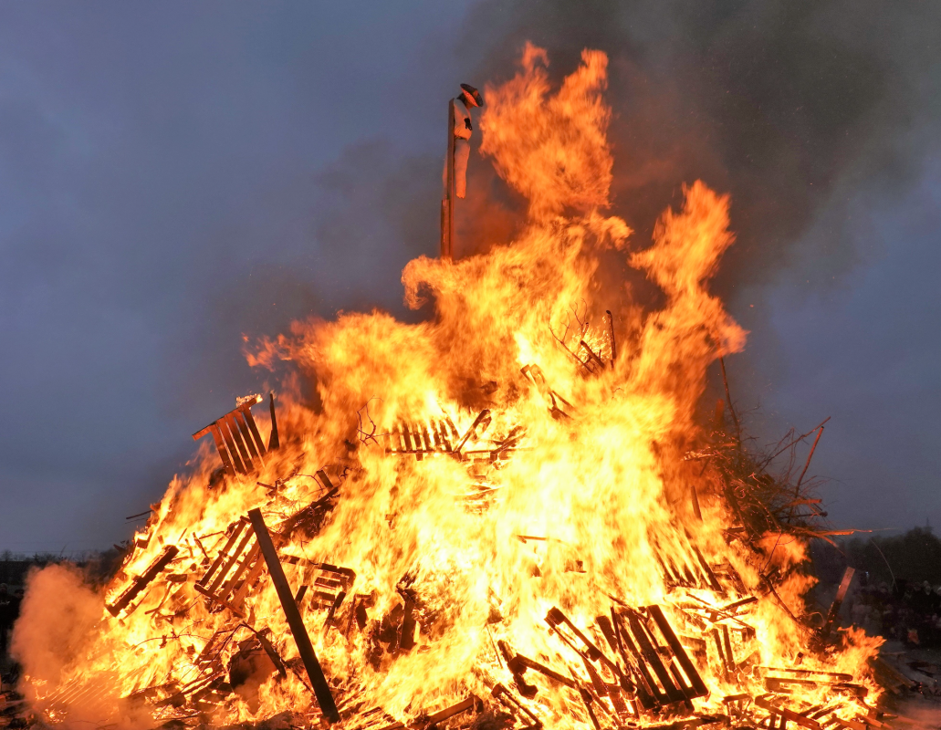 ee-eching-Osterfeuer-2023